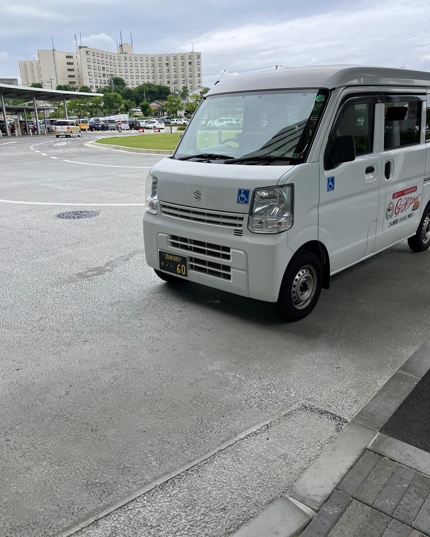 今日は豊田市内からトヨタ記念病院の往復のご依頼いただき、玄関...